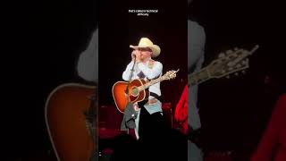 Cody Johnson experiences technical difficulties on-stage #shorts