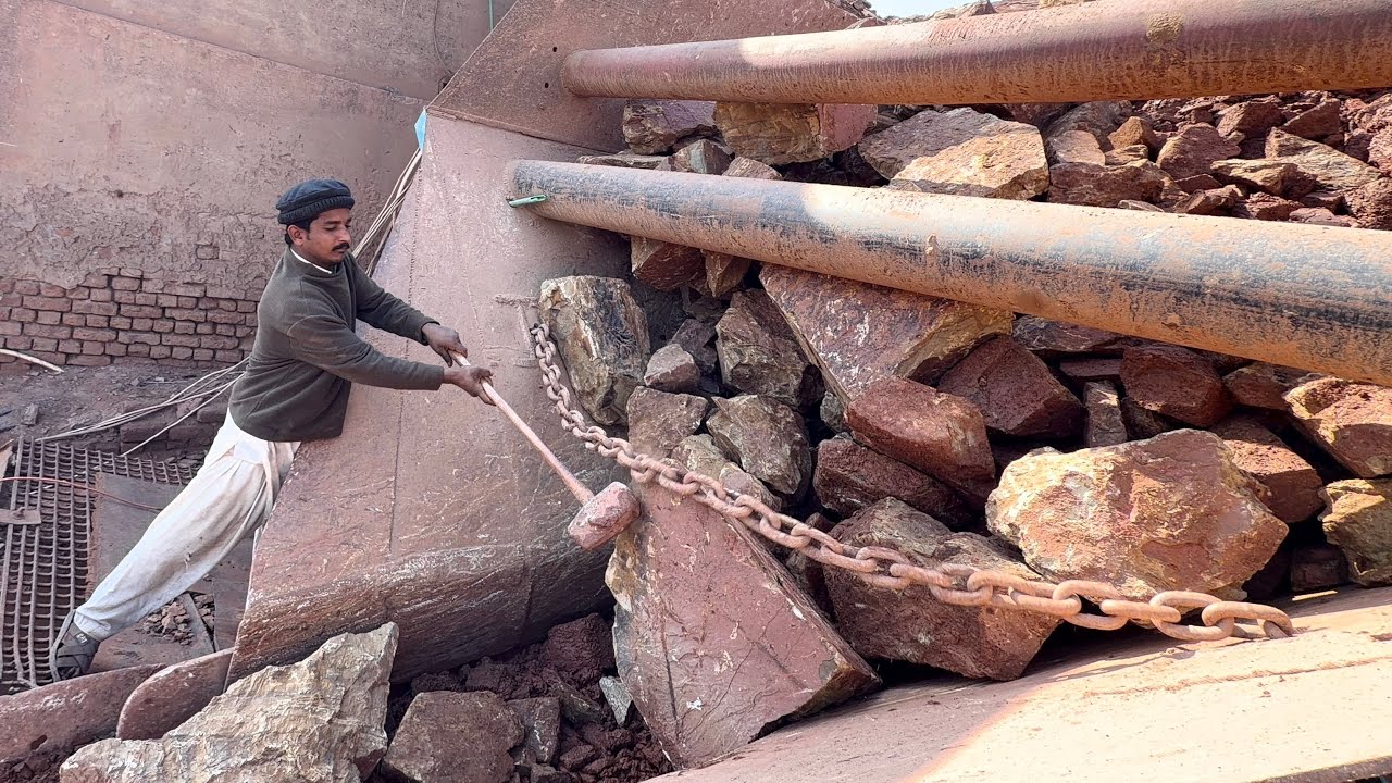 Hopper Jammed! Crushing Giant Rocks with Hammer Power 💥 | Stone Crusher Extreme Action