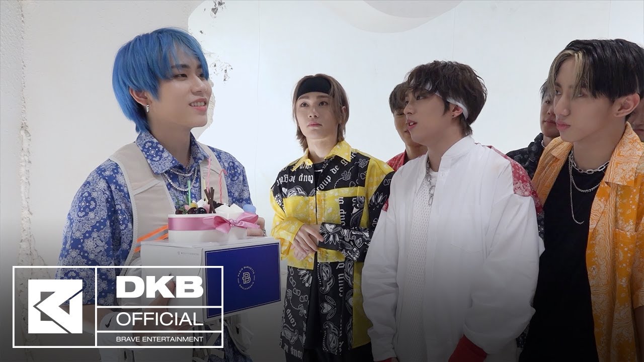 DAKCUMENT #30 GK 서프라이즈 생일파티 대작전🎂 (GK Surprise Birthday Party Operation 🎂)