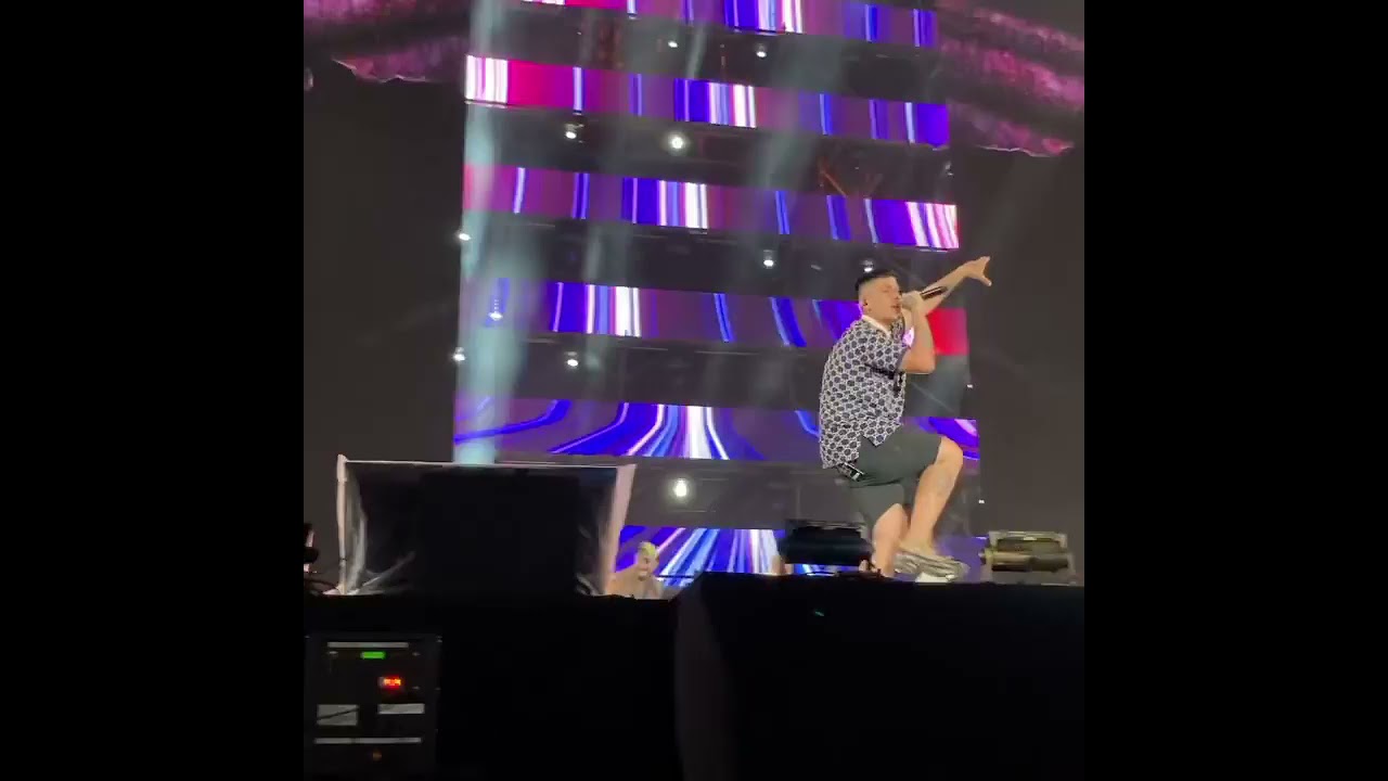 Cazzu Neon X JBalvin bekijken op YouTube Cazzu Neon X JBalvin bekijken op YouTube
