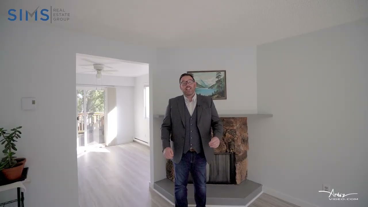 618 Nova Street - Gorgeous Move in Ready Half Duplex in Great Location