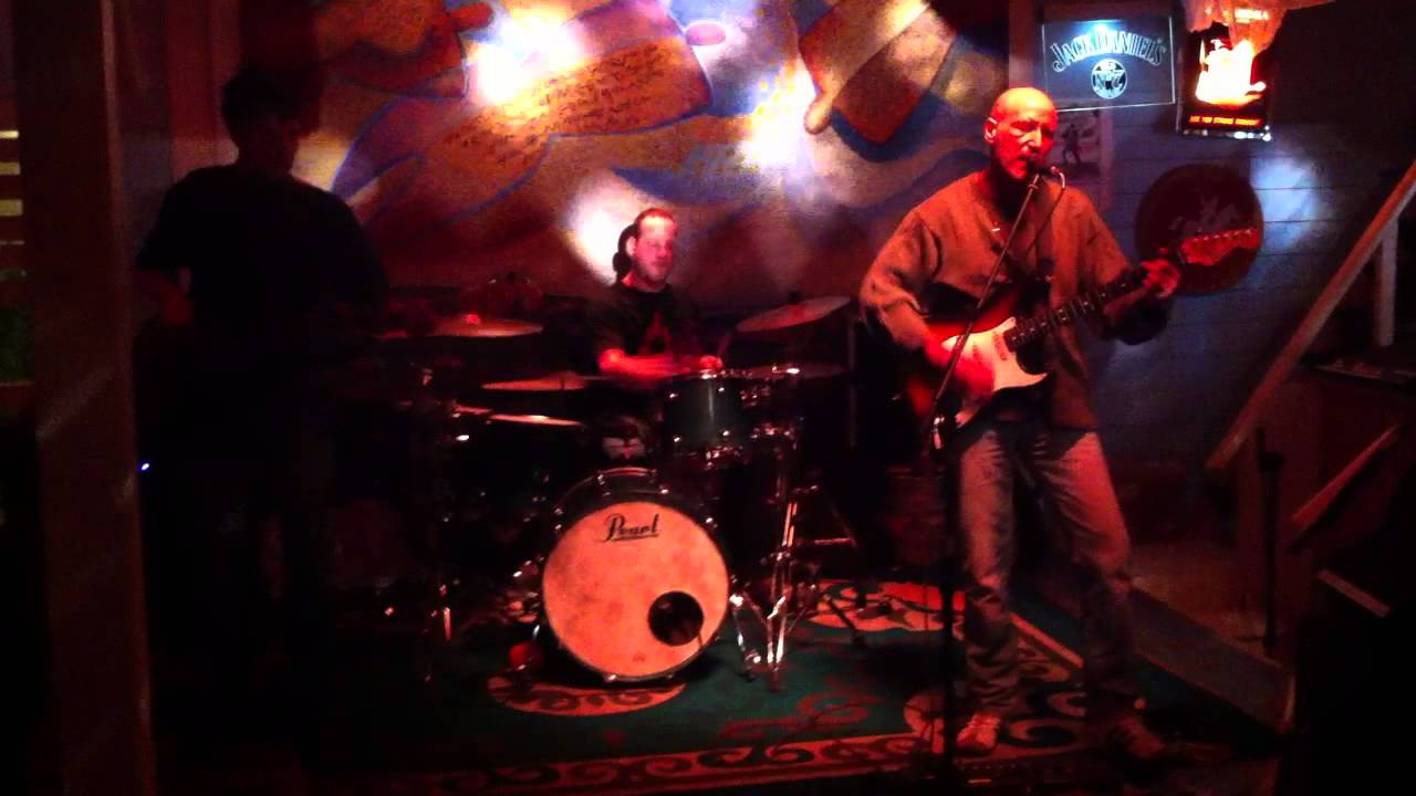 WALTER BANDINI POWER FOLK TRIO LIVE @ MACONDO "Jealous Guy"