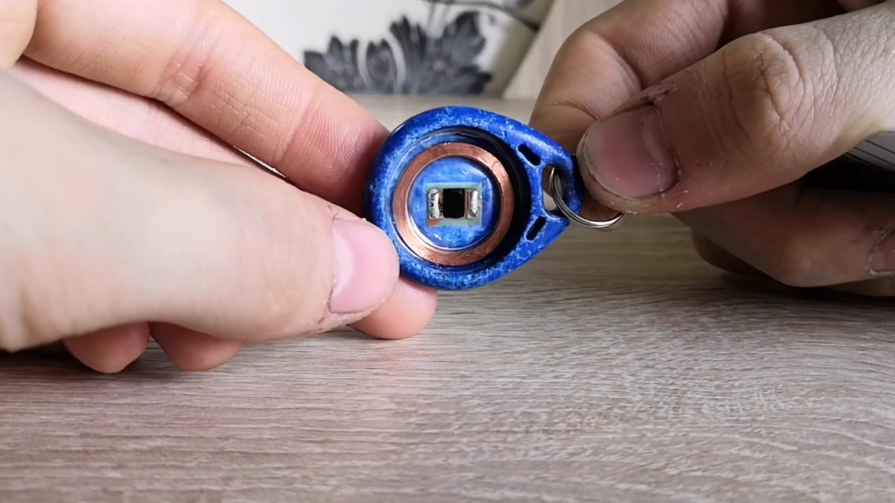 Как устроен домофоный ключ - YouTube