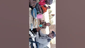 Bhudagala Yupo Nyumbani Kwa Baba Ake Mkubwa Kwao Na Mwana Seni 