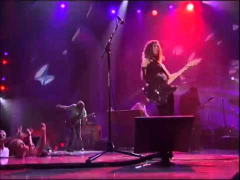 Alanis Morissette at WMA 2005