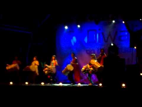 rhythm-'n'-bass-dhol-players-at-diwali-on-the-square-2010