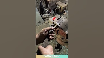 Crafting a spearhead: masterful forging technique! #forging #craft