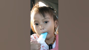 Dede bayi makan es krim sama kuntilanak #dedebayi #kuntilanak #eskrim