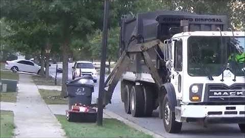 Advanced Disposal- EZ Pack ASL With Python Arm garbage truck