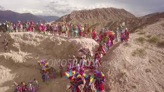 Vignette de la vidéo "Bajada de los diablos de Uquía 2019"