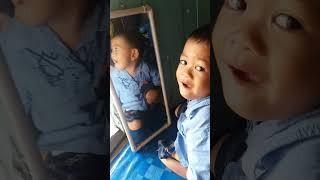 Anak Kecil Cium Kaca Y Dek.. シViral