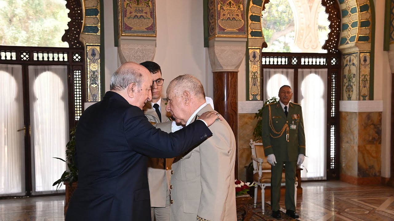 رئيس الجمهورية يترأس الحفل السنوي لتقليد الرتب وإسداء الأوسمة 05 07 2022