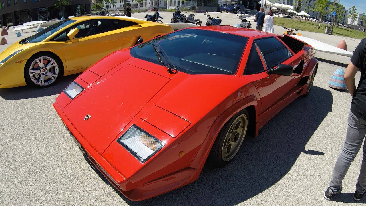 Red lamborghini countach