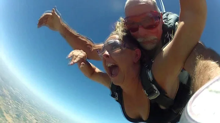 Jill DeVries's Tandem skydive!