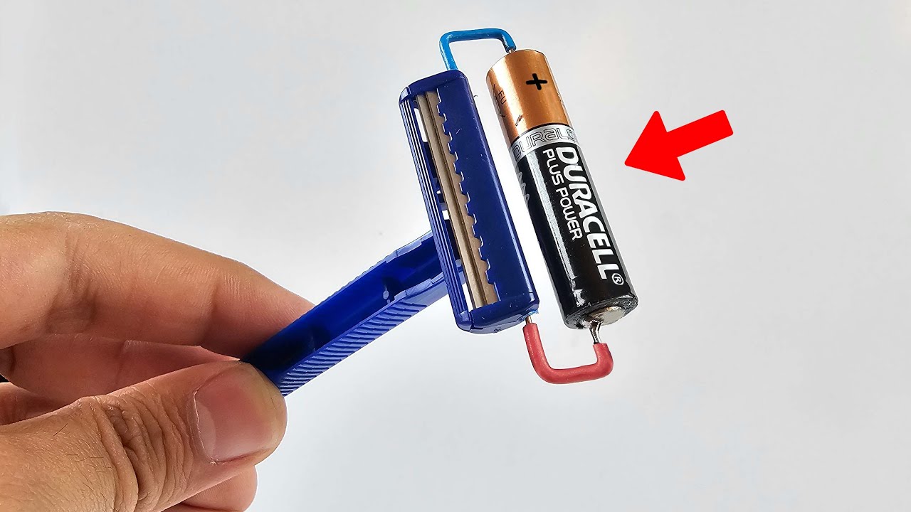 Charging Gillette Razor Electric Insert the battery into the Gillette razor and be amazed by the result ...