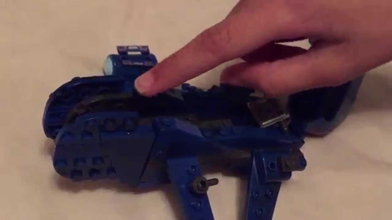 LOOKING AT TOYS .Halo Mega Bloks blue series banshee limited edition