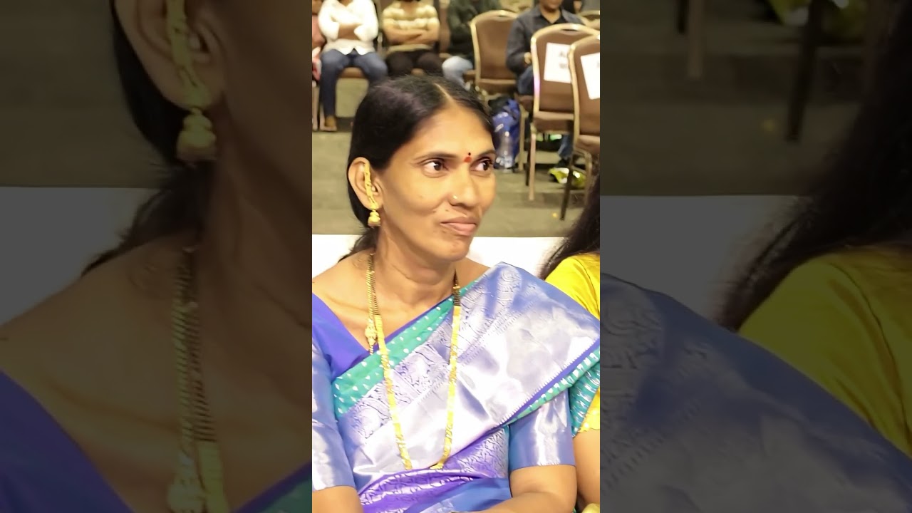 Singer madupriya family 