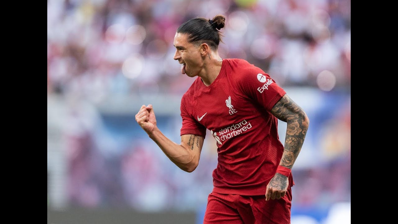 How Much Is A Footballers Salary