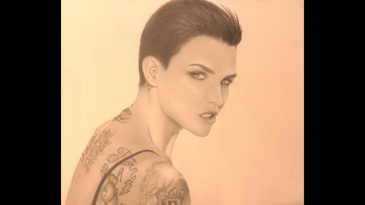 Руби рисунок. Руби рисовать. Ruby Rose тушь 1990.