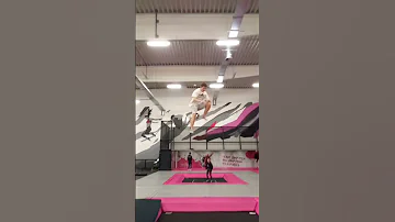 Want To Love Just Raw Electronicmusic Trampoline Music Flip Tricking Acrobatics Supertramp 