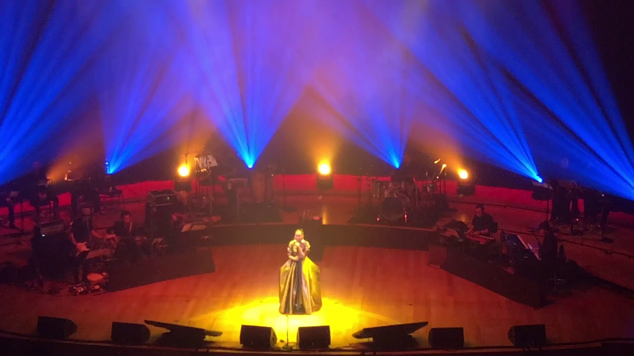 Hembusan Asmara + Hakikat Cinta + Hujan Lagi Dihati ini - Dayang Nurfaizah Live in Esplanade Singapo