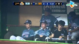 20130911 CPBL 桃猿VS獅 3下 高志綱及李育儒紛紛敲出安打之後,唐肇廷也敲出一支關鍵分~可惜自己被tag ou
