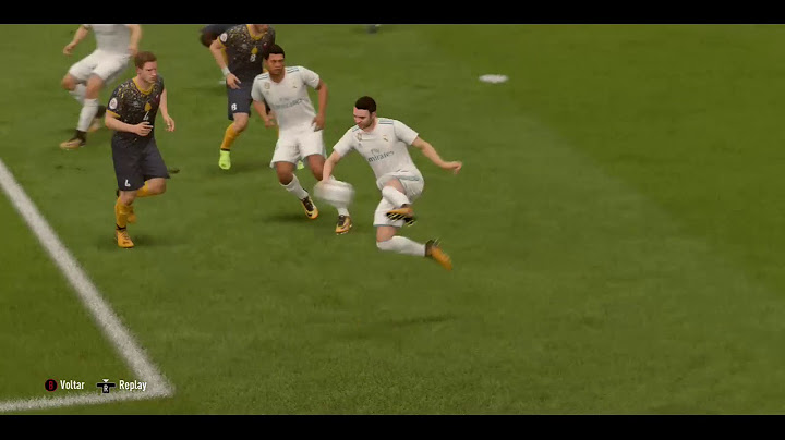 Iago Aspas mortal no escanteio