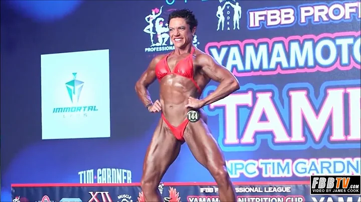 Female Bodybuilder Amy Sutter - 2019 IFBB Tampa Pr...