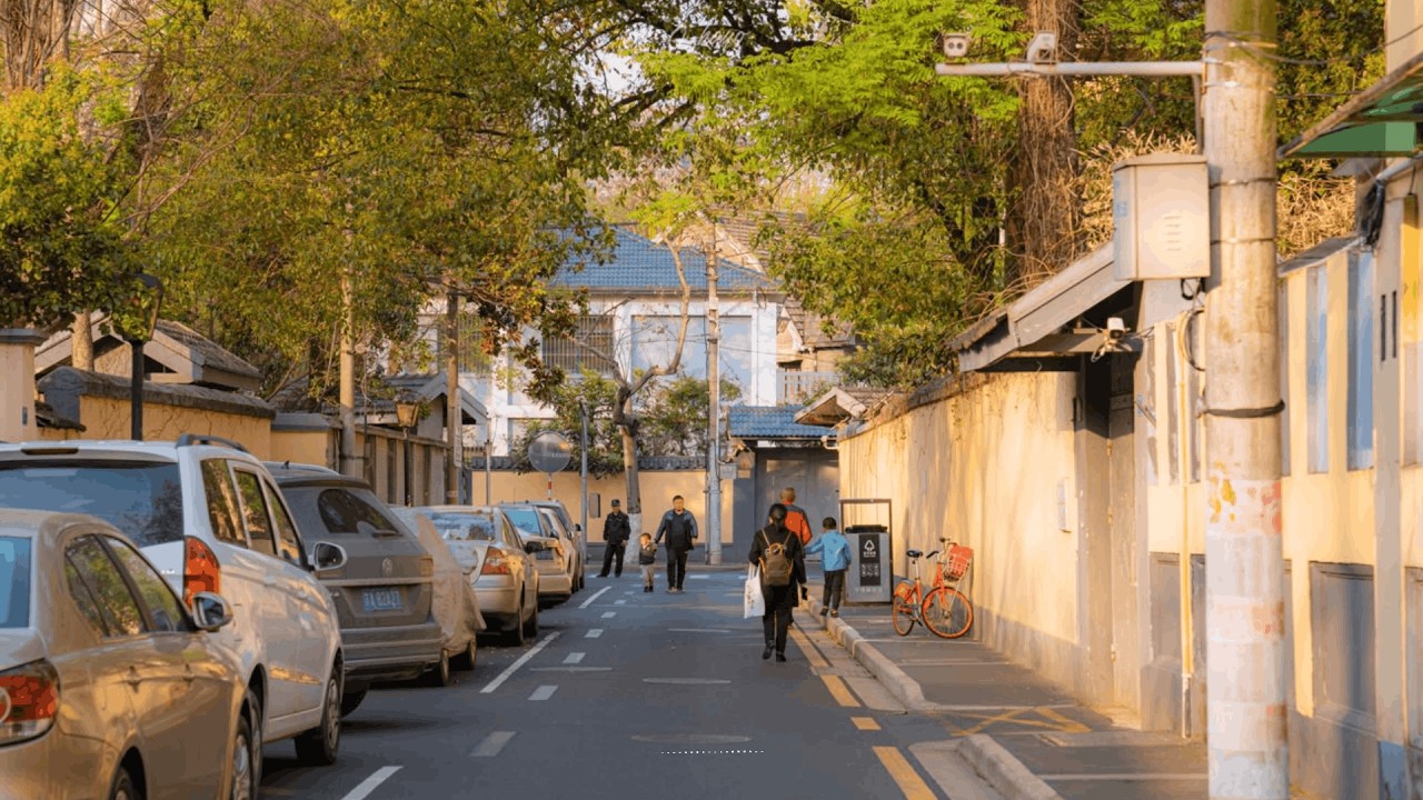 𝐏𝐋𝐀𝐘𝐋𝐈𝐒𝐓 | Soft Sun Over Small Streets