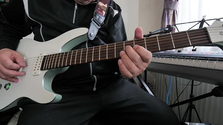 Play Spacey Fusion Bass Backing Track in C# Minor