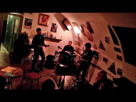 Echo Off: Mulatós dal