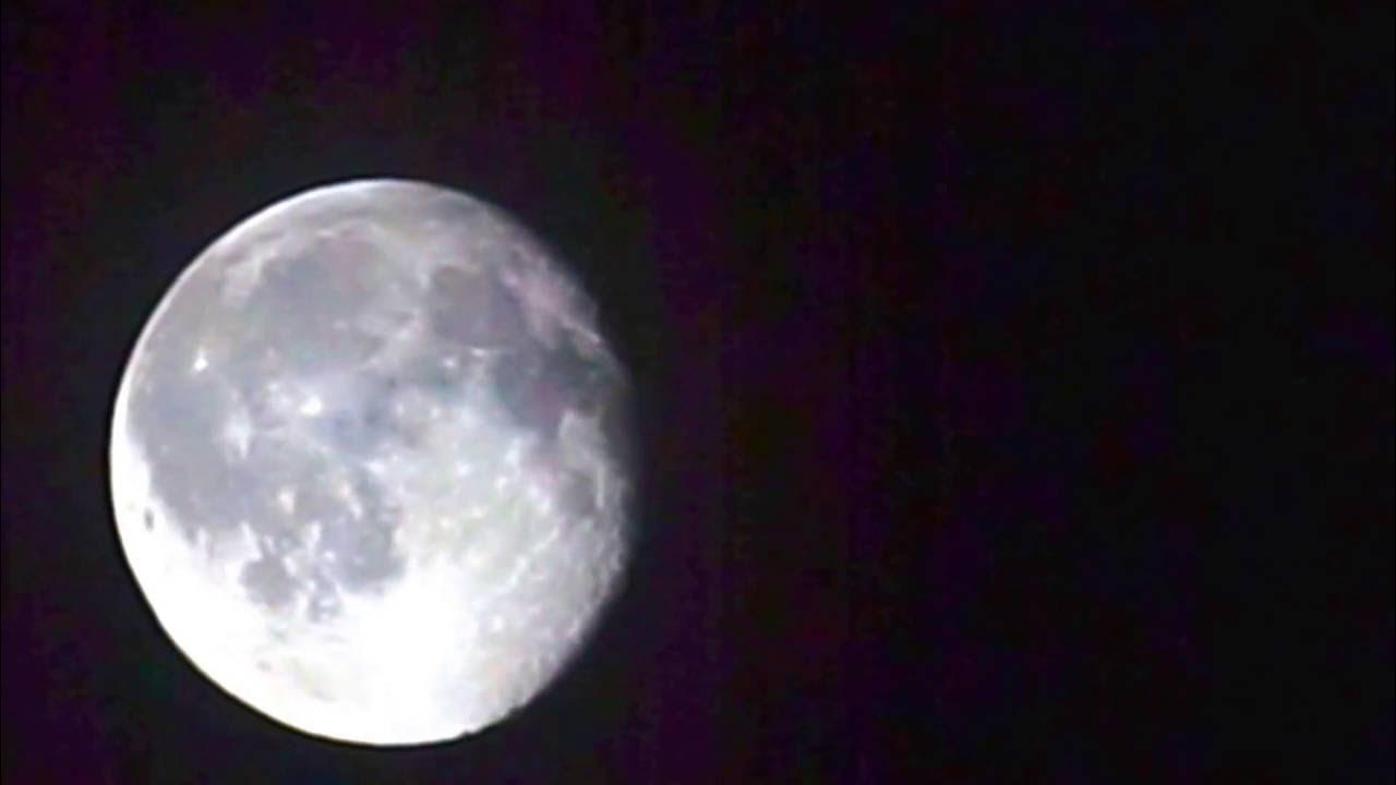 Луна 22 серию. Стареющая Луна. Стареющая Луна фото. Во второй половине синодического месяца Луны фото. Фотографии растущей стареющей Луны.