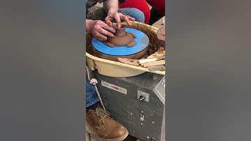 Adding handle to lid