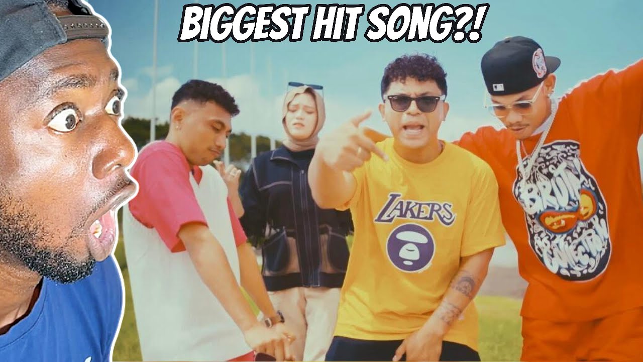 ENGLISH MAN  Reacts to TABOLA BALE 