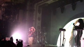 Clairo - Pretty Girl (Live)