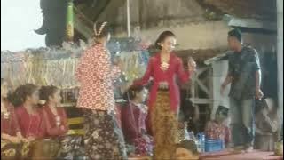 Tresno waranggono feat nyi hasna