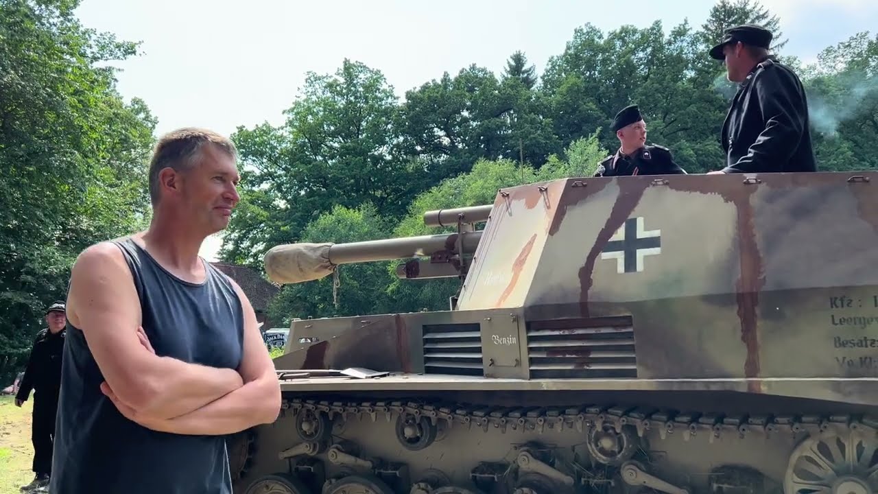 Militärfahrzeugtreffen Beiersdorf Panzerhaubitze Wespe Sd.Kfz. 124 - Reenactment