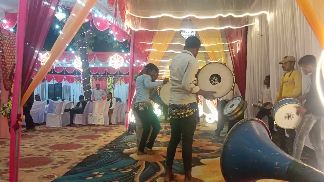 Bundeli dans video band Baja vinod Kumar suji royalty of dans itz bundeli dans video band Baja 