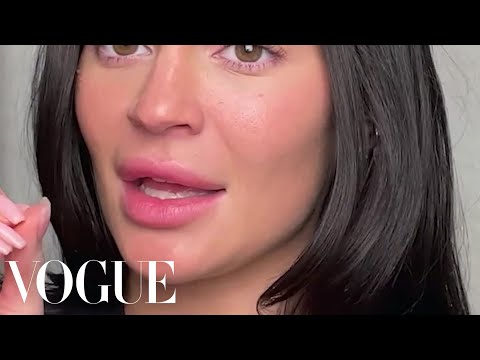 Video: Kylie Jennerin kosmetiikka-linja tuottaa 400 miljoonaa dollaria vuosittain Hänen äitinsä mukaan