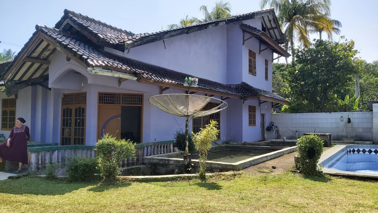 DIJUAL.RUMAH SIAP HUNI CARINGIN BOGOR ADA SUMBER MATA AIR DAN KOLAM.IKAN