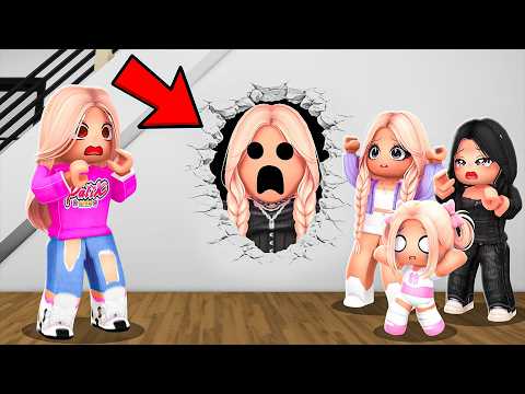 ZNALAZŁAM TO ZA ŚCIANĄ NASZEGO DOMU... na BROOKHAVEN w ROBLOX! 😱