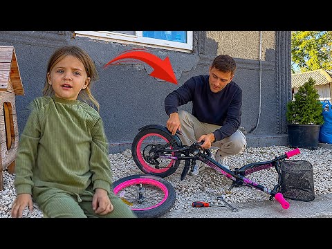 MELANIA is without a BIKE! 😭/WHAT HAPPENED TO HER BIKE?! 😱