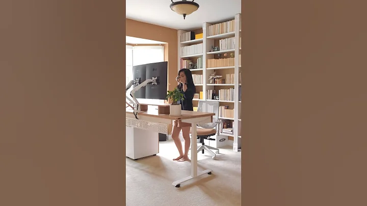 Light and Cozy Desk Setup #desksetup #cozydesksetup #standingdesk #homeoffice