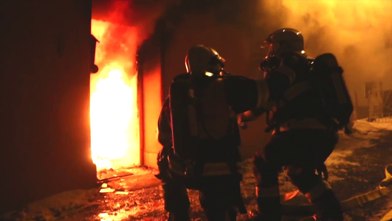 Požár rodinného domku se zraněním osob Jívová 4.-5. 3. 2018