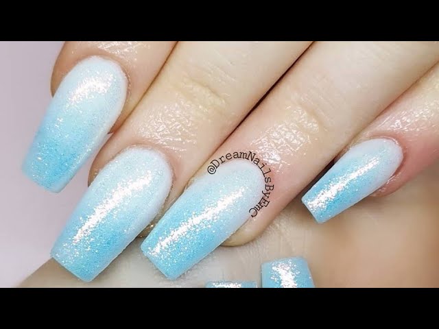 Glitter Ombre Nails Are So Amazing That You Can Wear Them on Repeat |  Fashionisers©