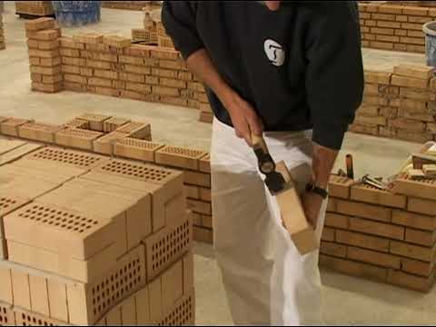Video: Vad är en murarhammare?