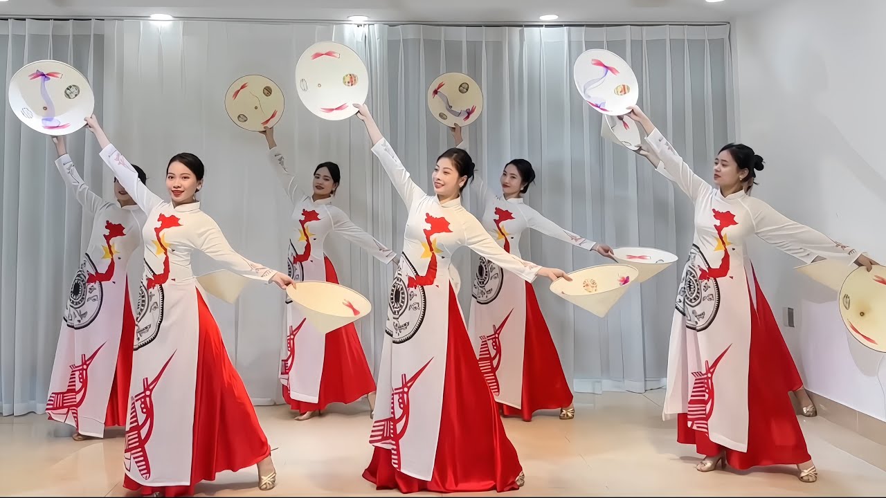 MÚA: Việt Nam trong tôi là-Một vòng Việt Nam