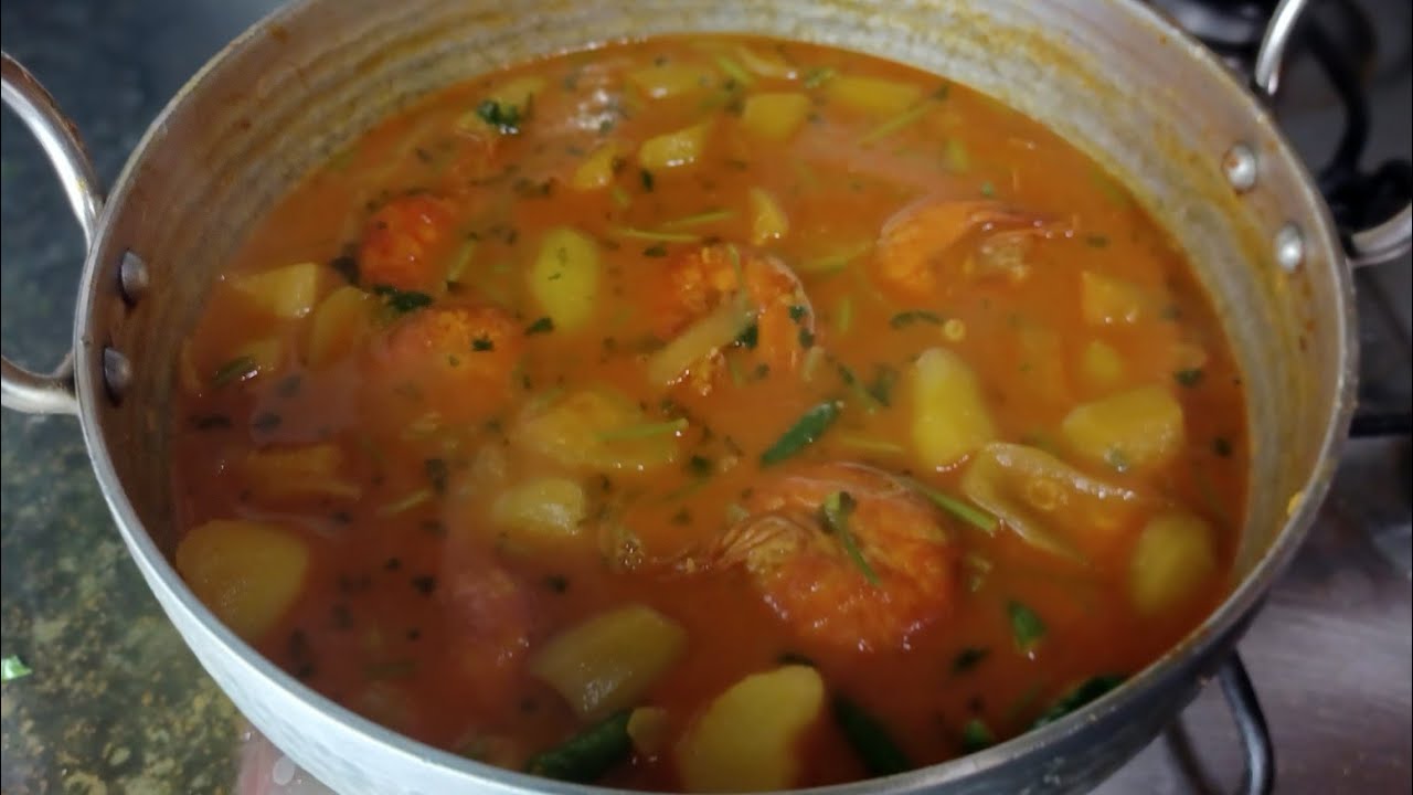 পটল দিয়ে চিংড়ি রান্না Bengali recipe of pointed gourd (parwal) with potatoes and prawn curry recipe 