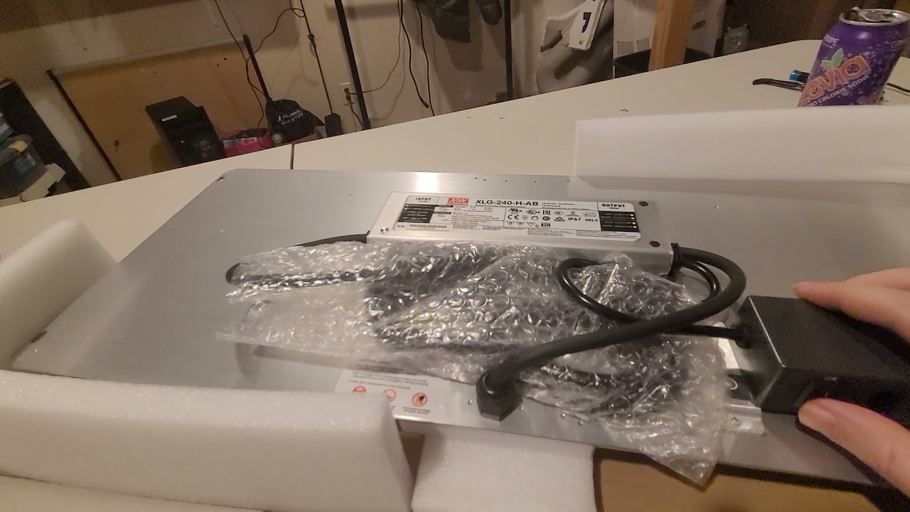 Aquaponic Cannabis LED grow off - Spider Farmer SF-2000