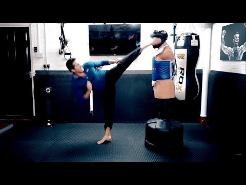 Scott Adkins / Lesson / Spinning Hook Kick Tutorial